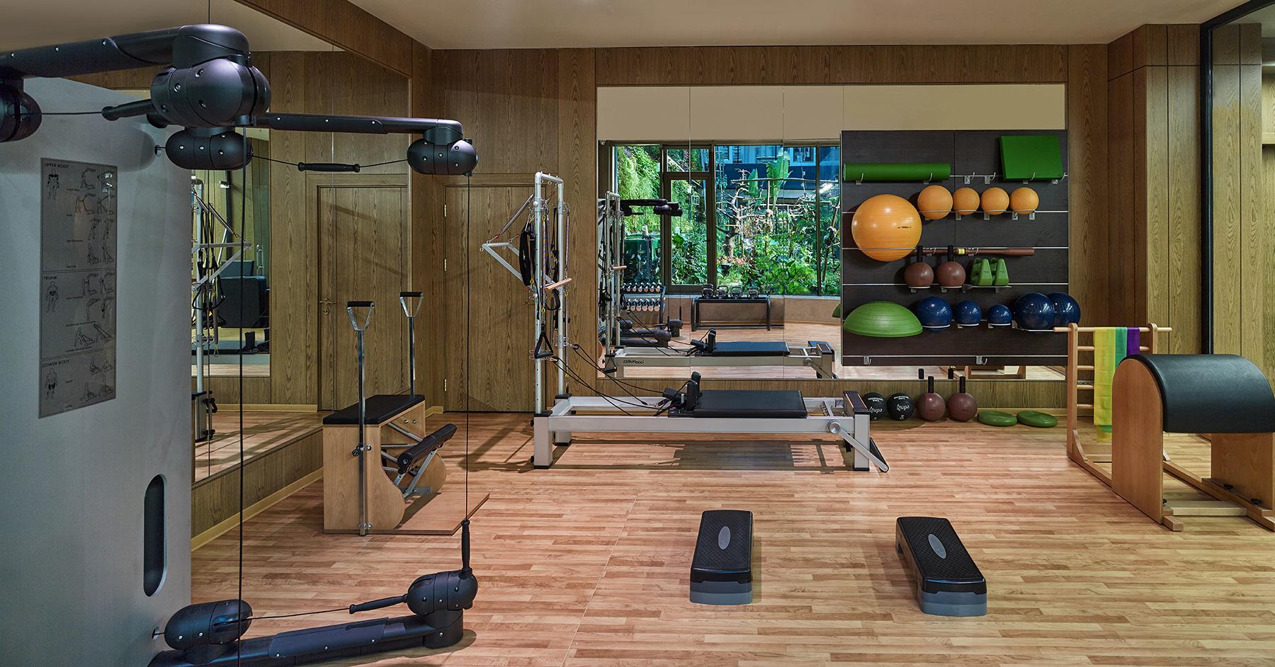 Готель Elite World Grand Istanbul Basin Ekspres Екстер'єр фото The gym at the hotel