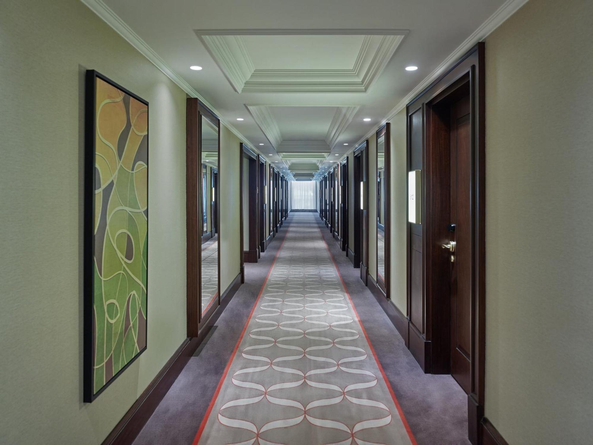 Готель Elite World Grand Istanbul Basin Ekspres Екстер'єр фото A corridor at the hotel